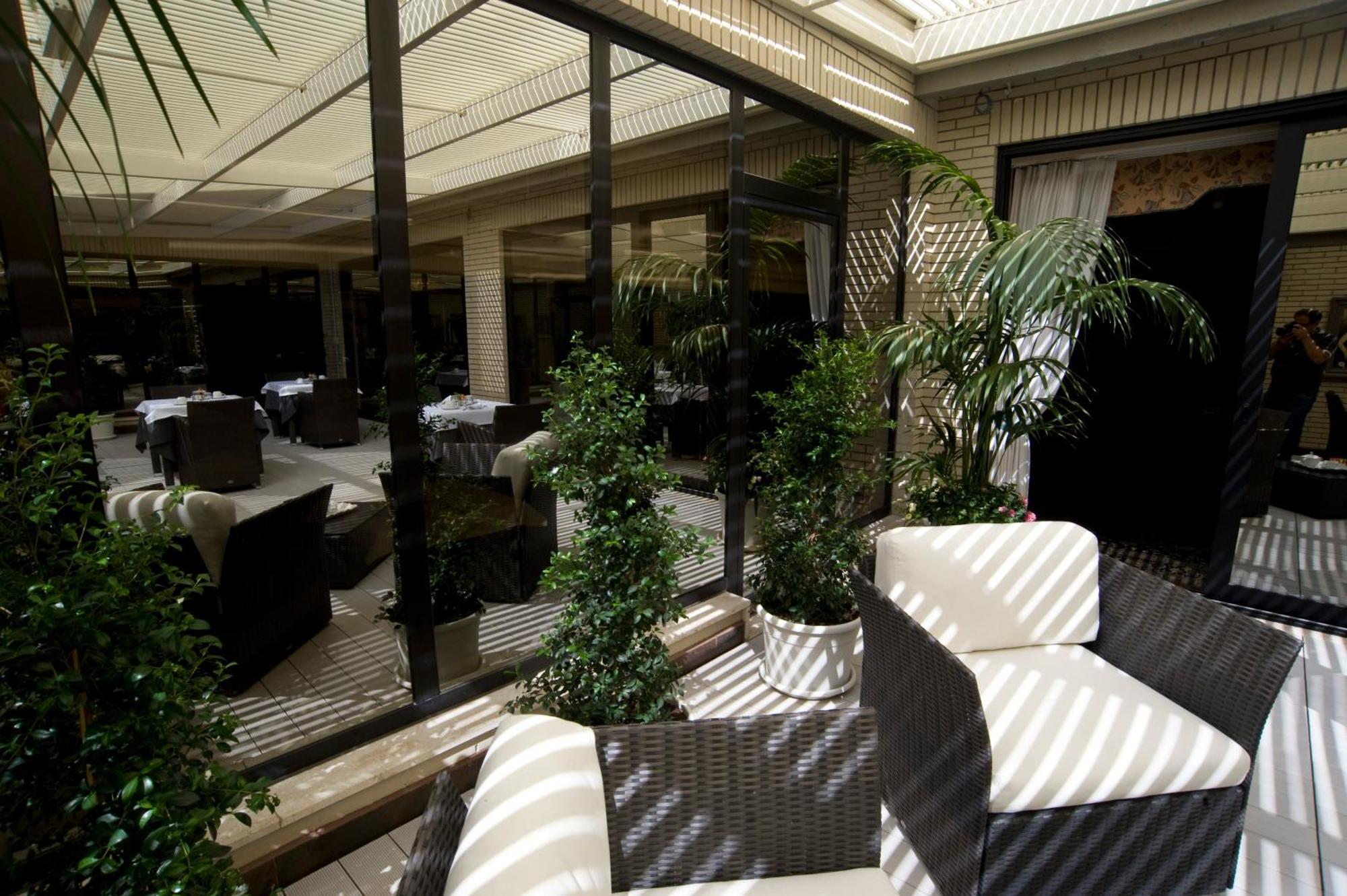 Hotel Leonardo Da Vinci Sassari Exterior photo